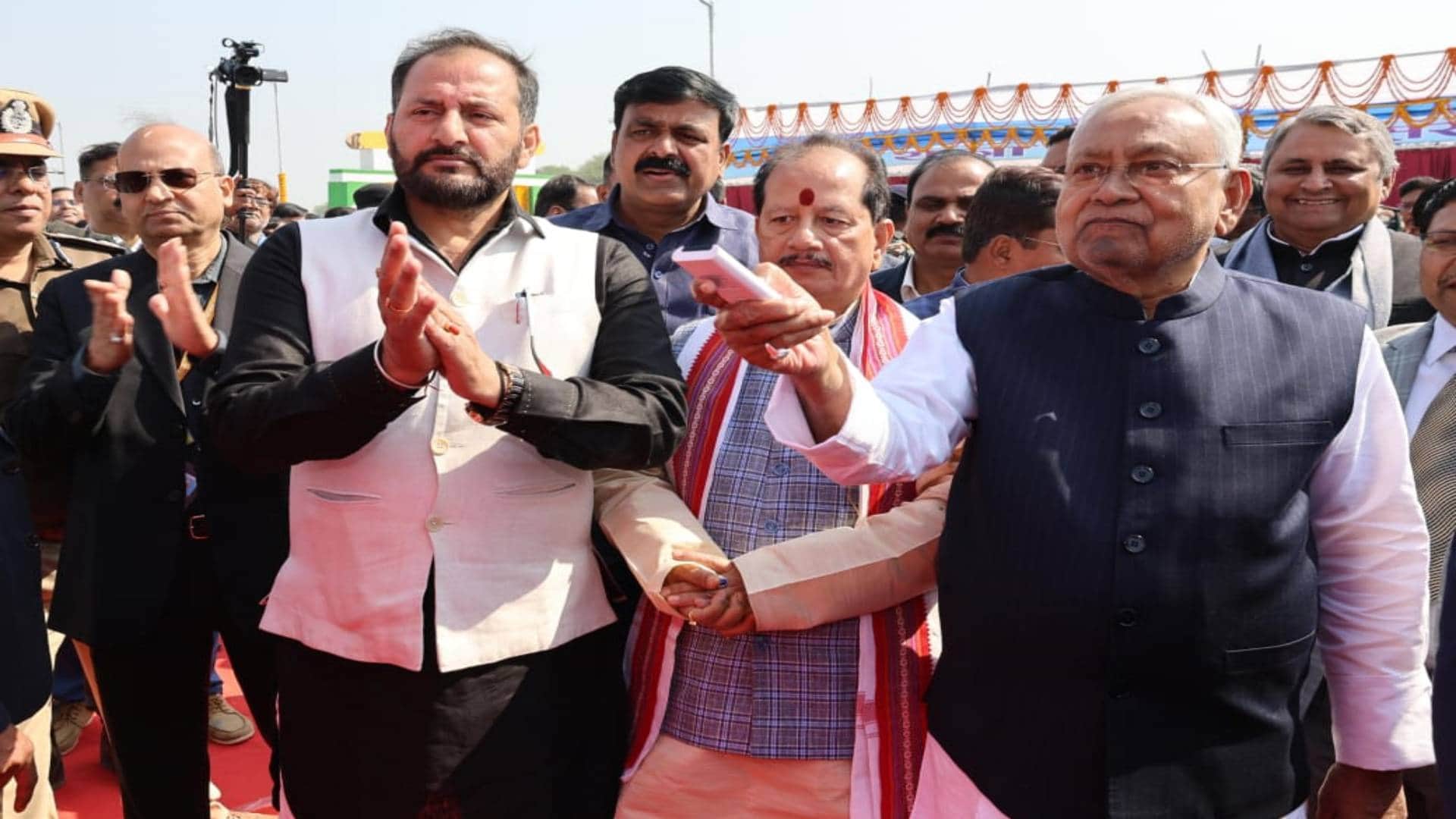 Pragati Yatra CM Nitish gave gift of 450 crores Buxar he left there was race to loot flower pots Dalits angry