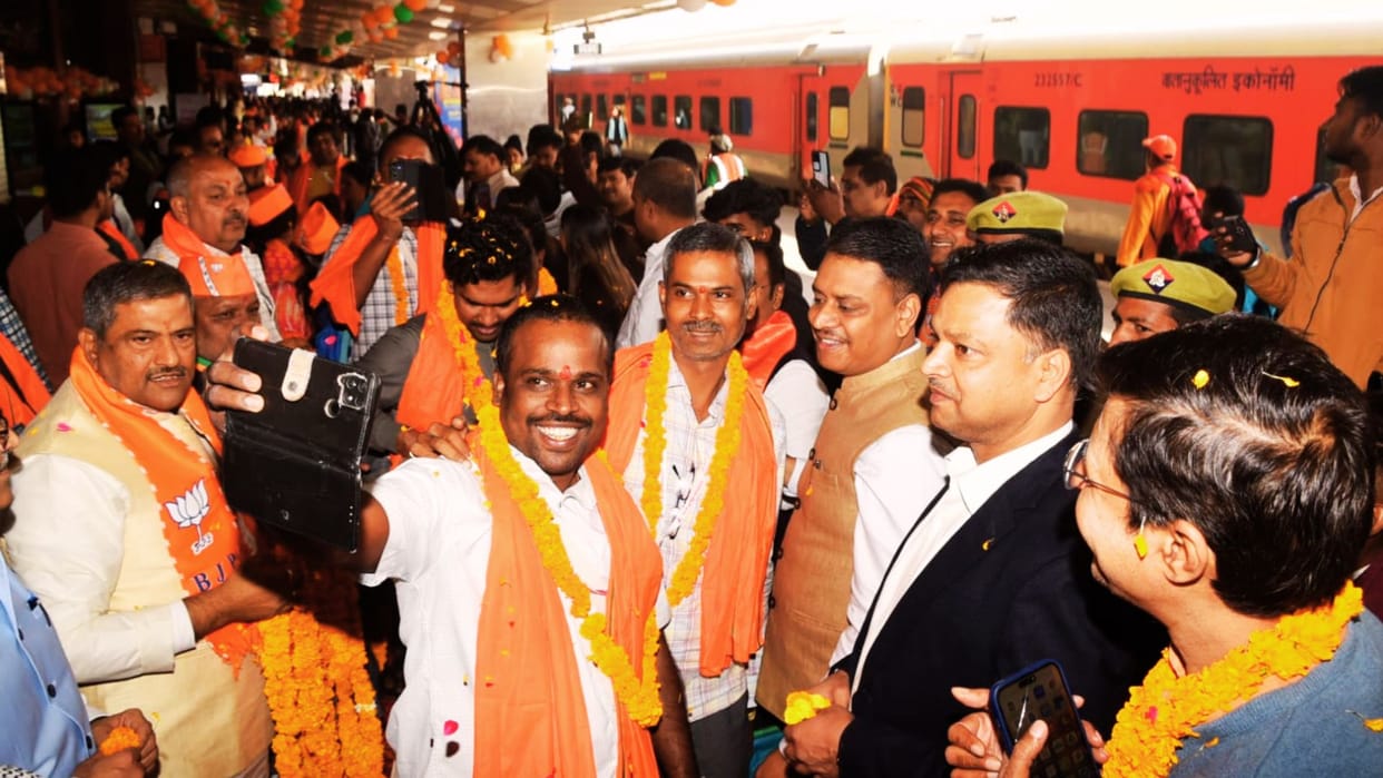 Kashi Tamil Sangamam in varanasi CM Yogi and Education Minister Pradhan inaugurate
