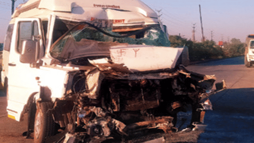 Indore News: Tragic Road Accident in Indore: Ahmedabad Family’s Tempo Traveller Collides with Truck