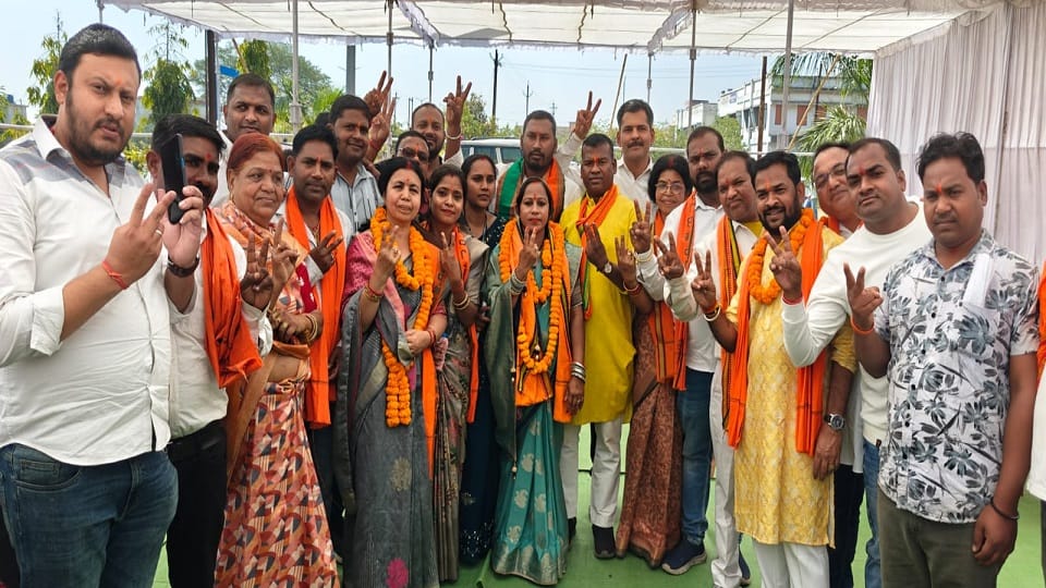 BJP captured six seats in urban body elections two Congress one BSP and two independent presidents won in Janj