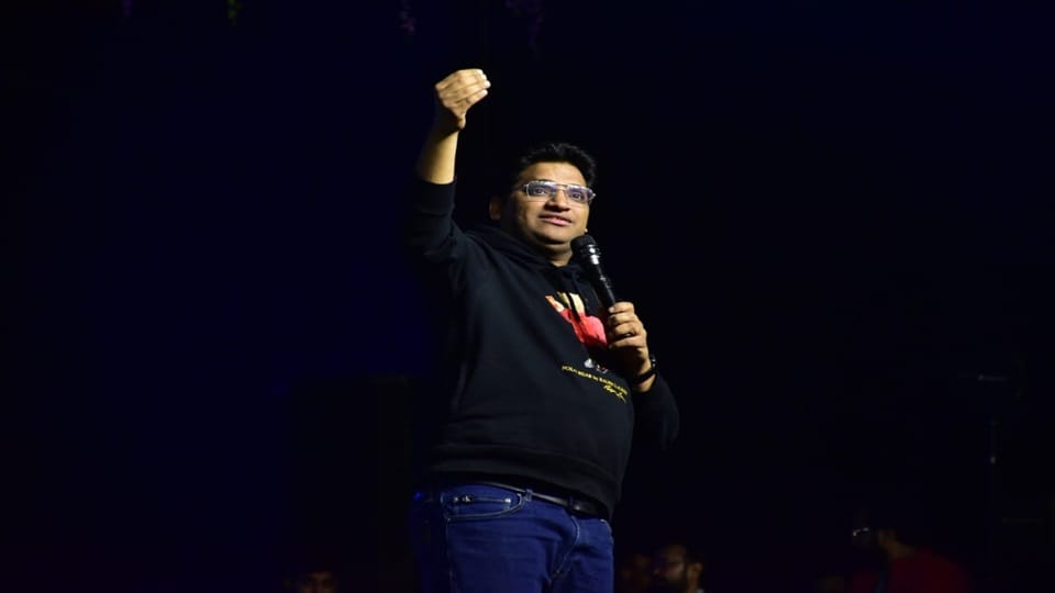 Comedians Gaurav Gupta and Shreya Priyam Roy at Aligarh exhibition