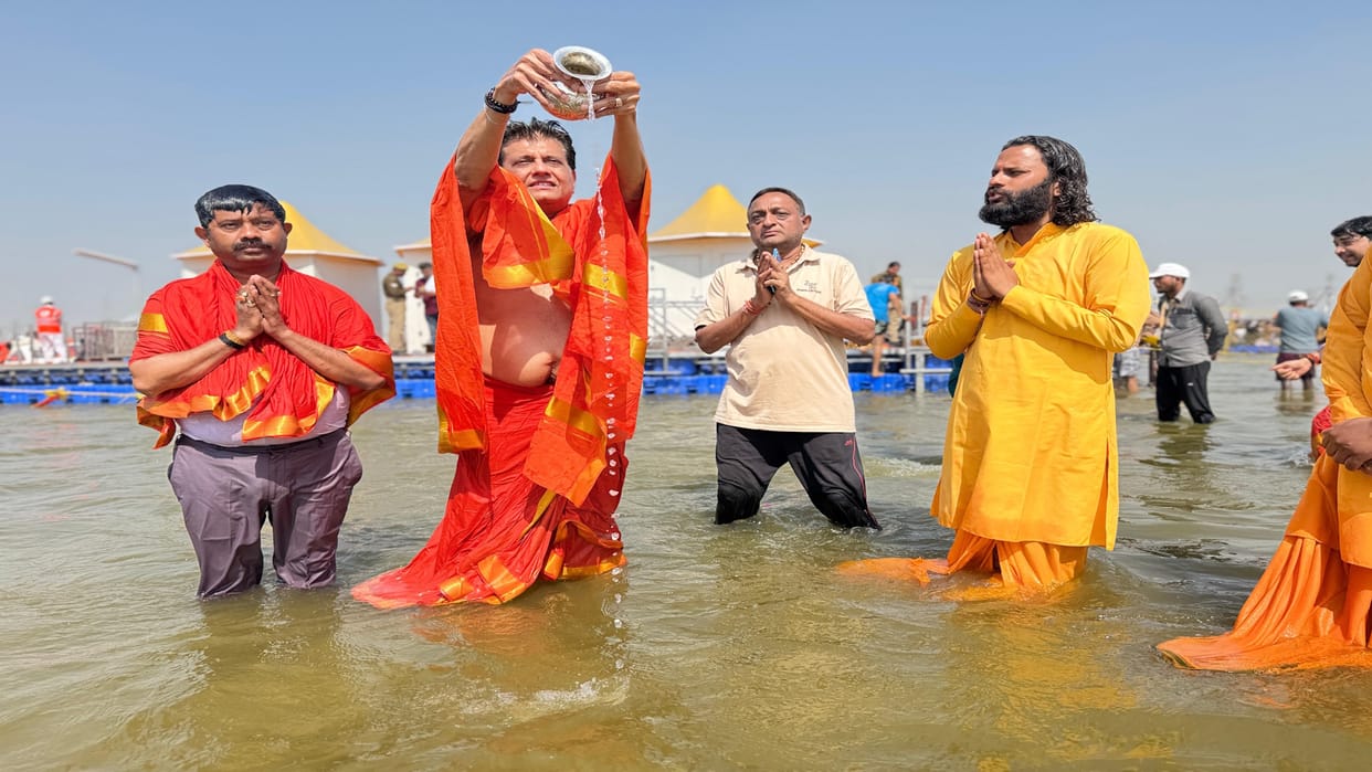 Union Minister Piyush Goyal took a holy dip in the Sangam, said - feeling of joy after seeing the faith