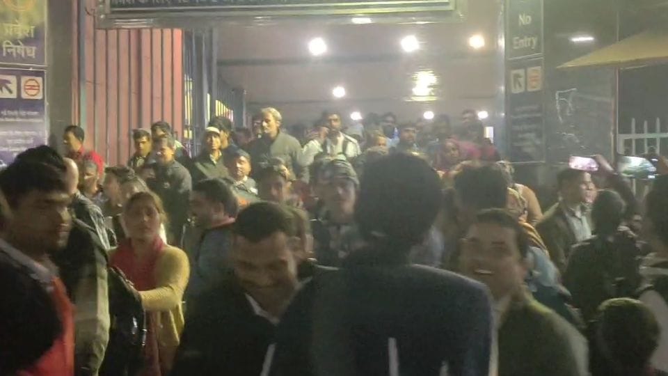 Delhi Stampede: Railway system failed, officials could not estimate the crowd