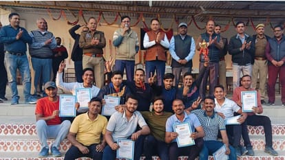 Sports News Today Trio of players in football Varanasi team wins