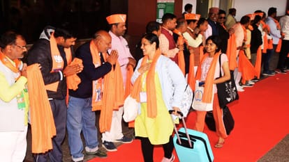 Kashi Tamil Sangamam in varanasi CM Yogi and Education Minister Pradhan inaugurate