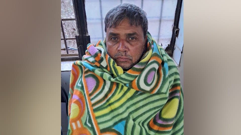 Mahakumbh Prayagraj Accident Car Bus Collision on Highway Many Devotees dead and Injured News in Hindi