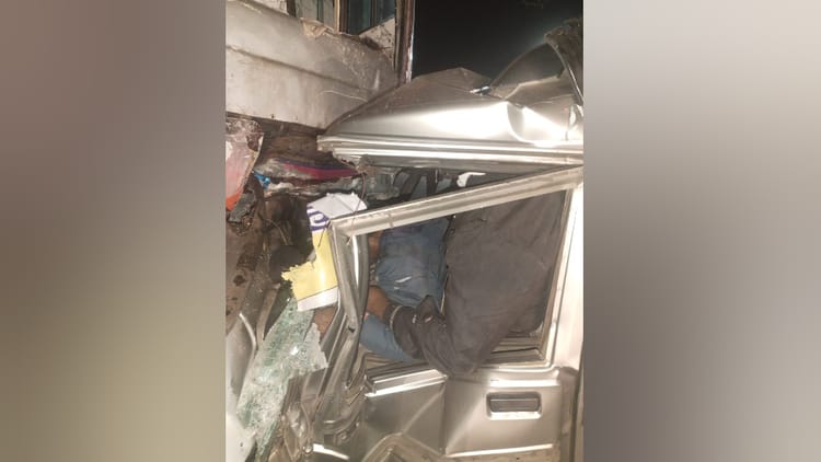Road Accident In Prayagraj Bolero Full Of Devotees And A Bus Collided Mnay Dead And Injured – Amar Ujala Hindi News Live