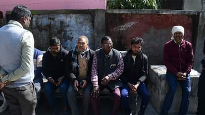 यूपी में एक और अतुल सुभाष: 'किसी का दिल न जीत पाया..', दो मिनट 16 सेकंड के वीडियो में दर्द बता संदीप ने दी जान Moradabad Sandeep Kumar suicide due to harassment from his wife and In-laws expressed his pain in a video