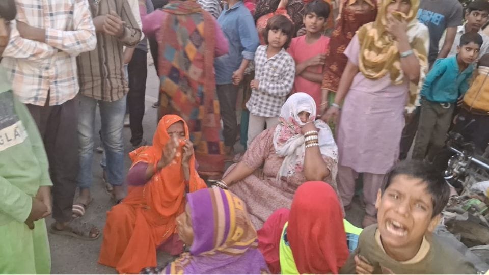 people dies in road accident in Bulandshahr