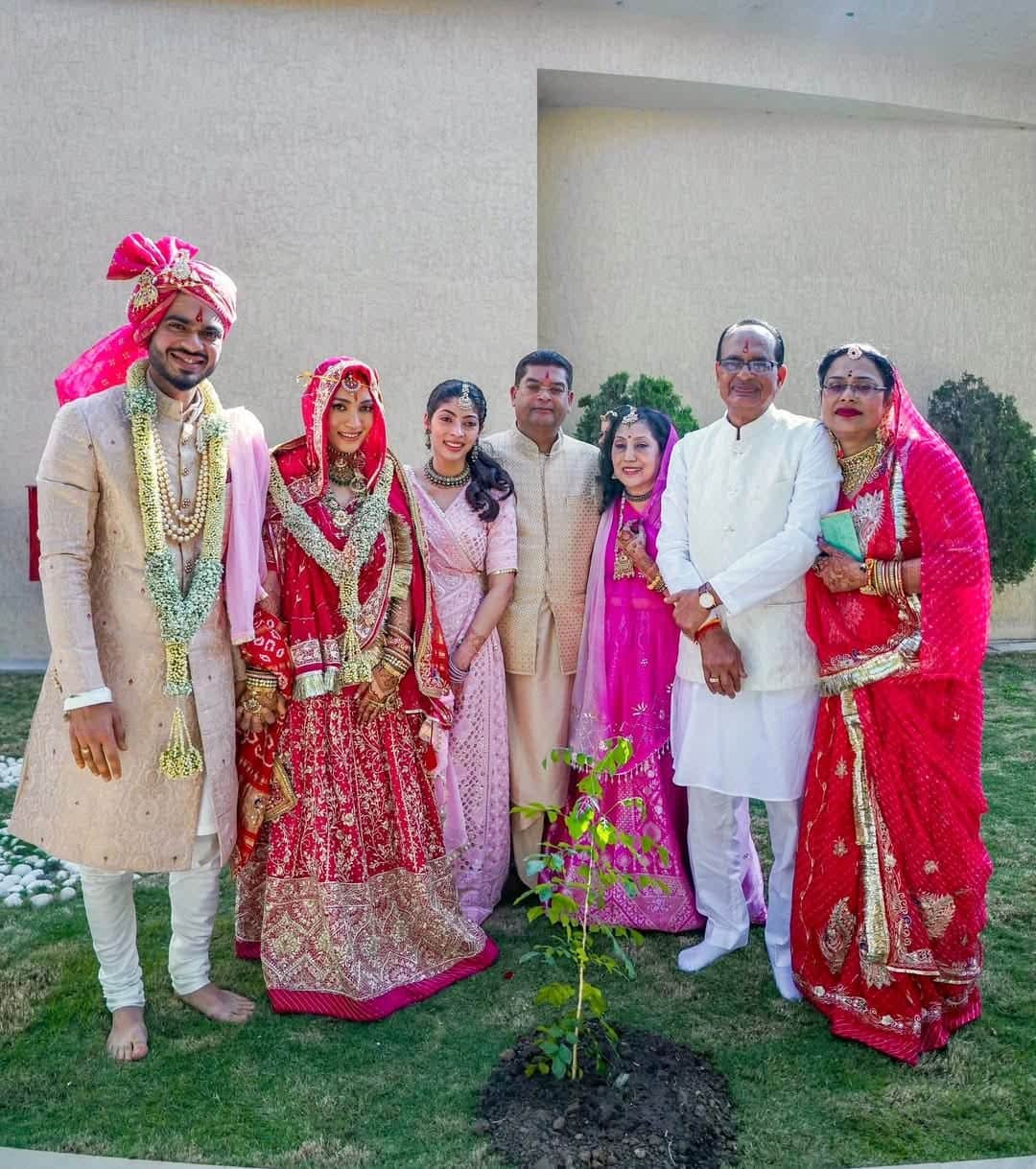 Shivraj Singh Chouhan: Kunal-Riddhi took 'eight' vows in seven rounds, father Shivraj gave this lesson with bl
