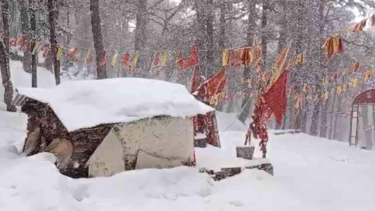 Snowfall in Chakrata Yamunotri Auli Uttarakhand Weather News Update Watch Photos