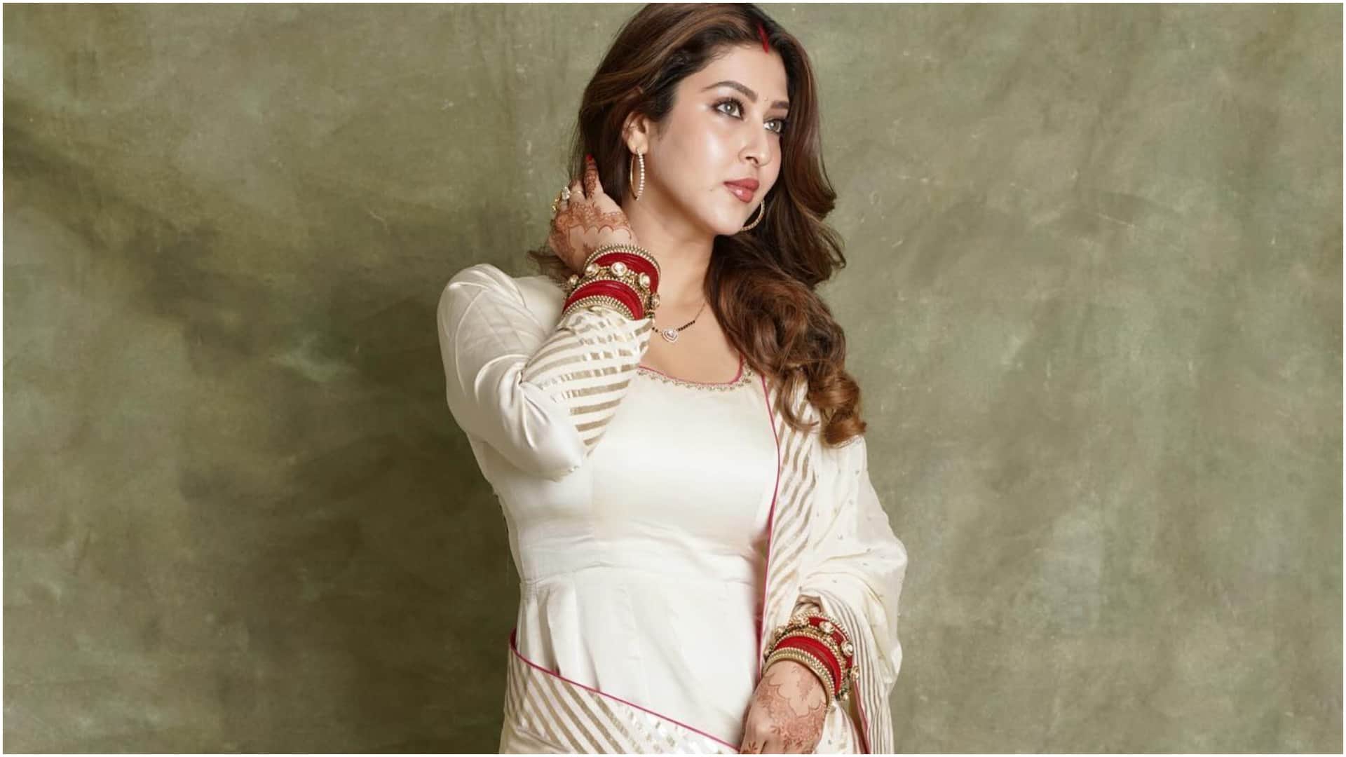 Mahashivratri 2025 Special outfit ideas to Get Ready Like Television Mata Parvati Fame Sonarika Bhadoria