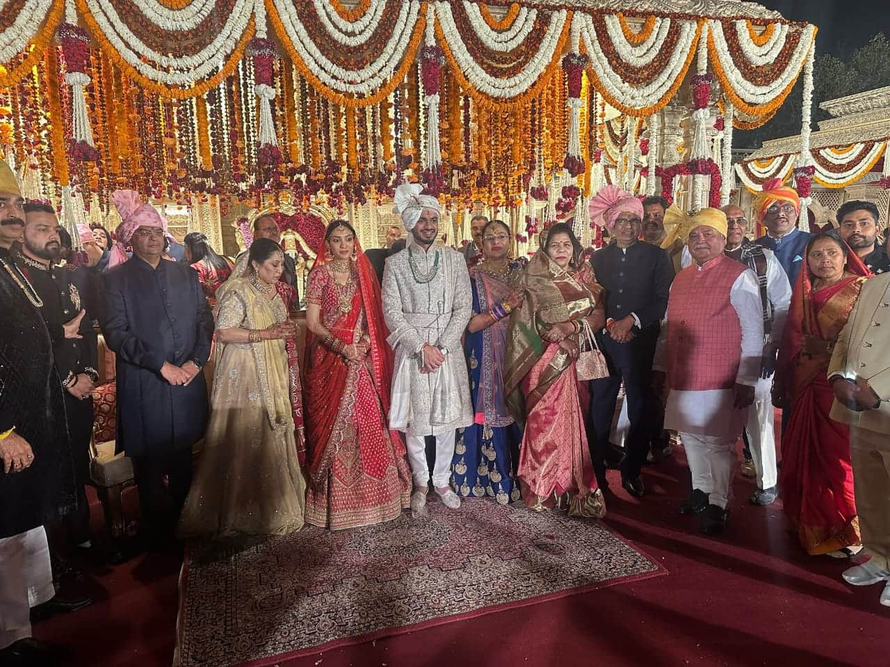 MP News: Gathering of stalwarts at the wedding of former CM Shivraj's son, CM welcomed Vice President, Yogi