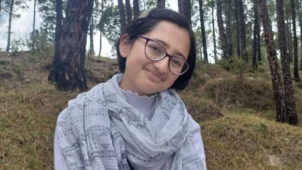 Senior journalist Rajneesh Sharma daughter Amil Sharma passed away