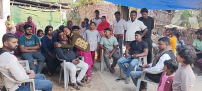 Bihar News : families of new delhi railway station stampede deceased who were going to Kumbh mela 2025