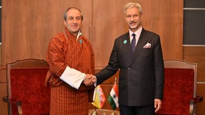 EAM Jaishankar, Omani counterpart discuss cooperation in trade, investment, energy security