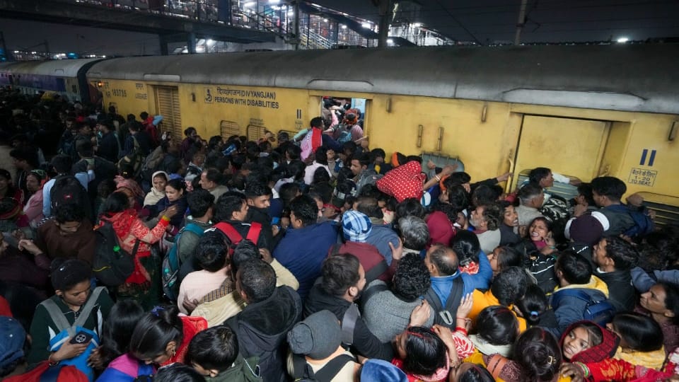 President Reaction on New Delhi Railway Station Stampede All Political Reactions on Station Stampede