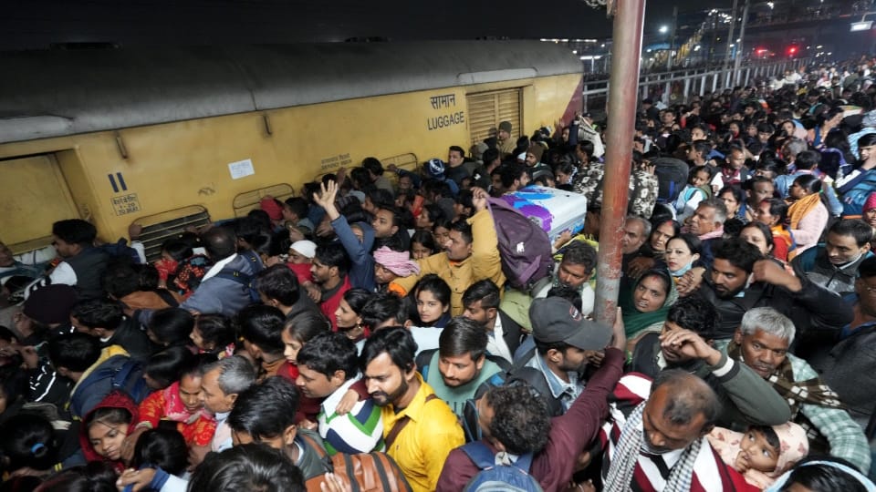 Delhi Stampede postmortem report came out of dead peole doctor said traumatic asphyxia occurred