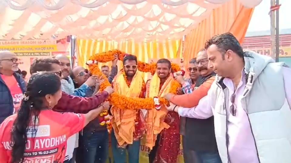 runners reached Ayodhya to have darshan of Ram Lalla After travelling 1500 km from Gujarat