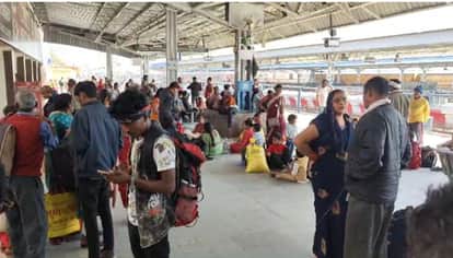 Mahakumbh 2025 Stampede at New Delhi Station MP Police on Alert Indore Katni and Rewa Railway Station