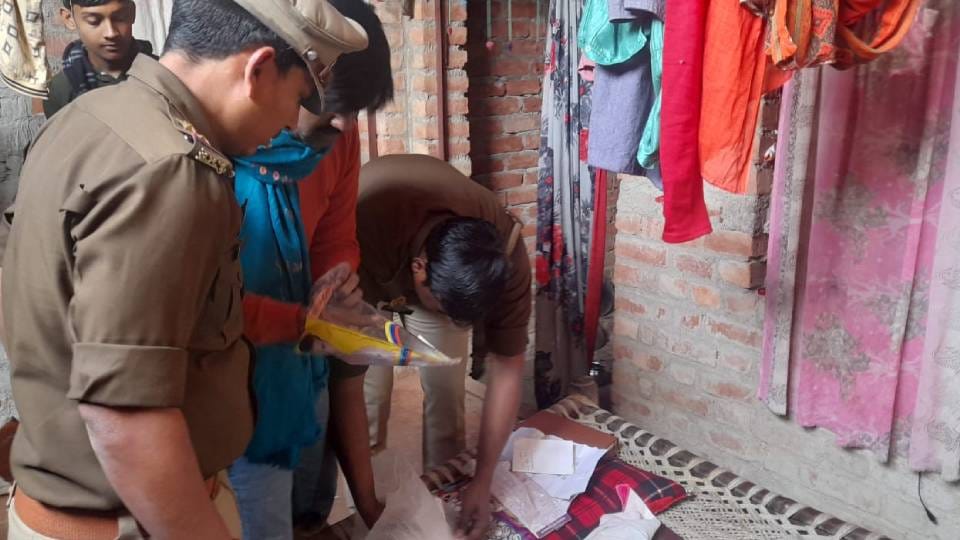 son killed his parents by hitting them with hammer In Lucknow