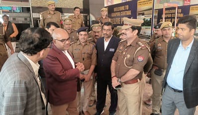 Crowd of devotees continues at Central Station DM inspects directs to strengthen arrangements