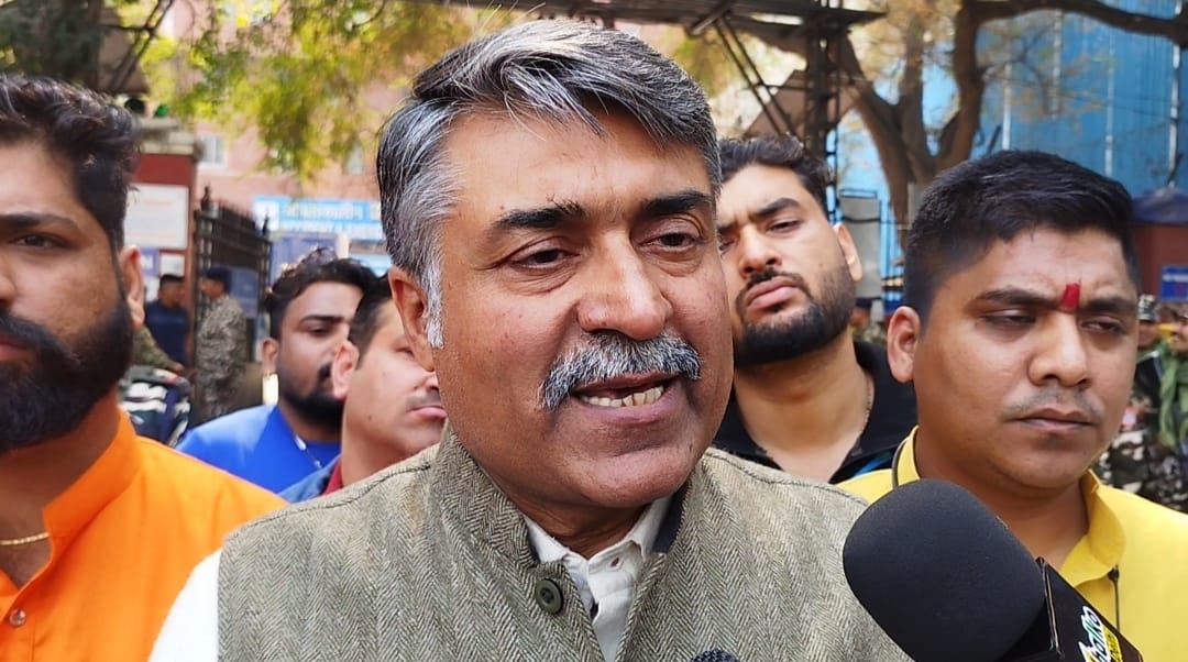 VHP leader Kapil Khanna demanded an investigation into the New Delhi railway station accident