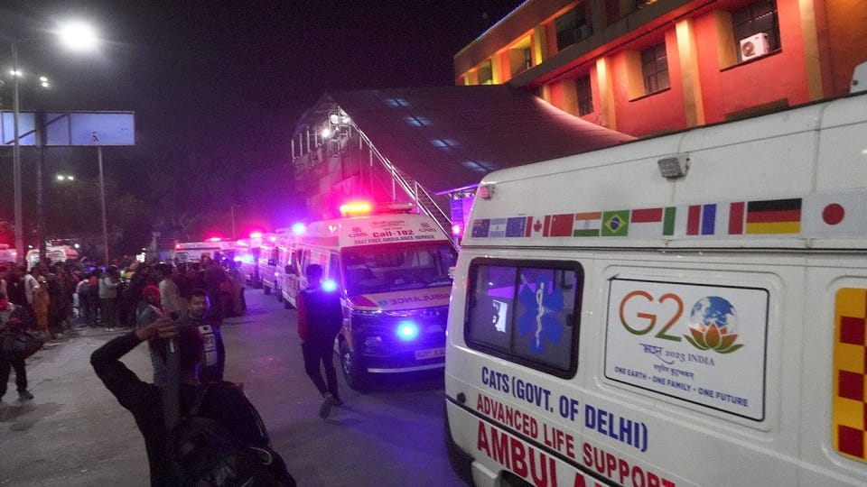 New Delhi railway station accident people wandering outside the hospital in search of their loved ones
