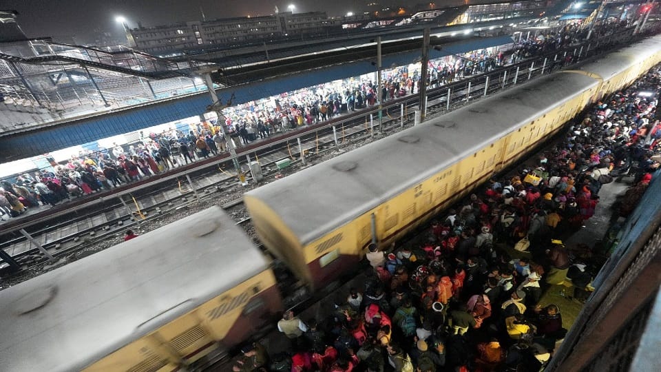 Experts said that crowd mismanagement led to stampede at New Delhi Railway Station