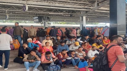 Mahakumbh 2025: More than three crore people have traveled in trains, this figure was crossed on Tuesday