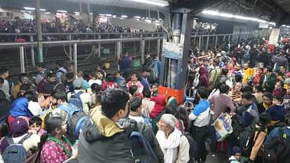 New Delhi Railway Station Stampede Crowd kept trampling barely survived eyewitness told story of station