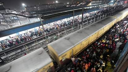 New Delhi Railway Station Stampede Crowd kept trampling barely survived eyewitness told story of station