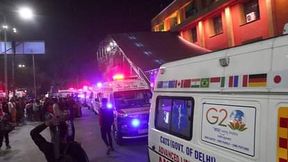 New Delhi Railway Station Stampede Crowd kept trampling barely survived eyewitness told story of station