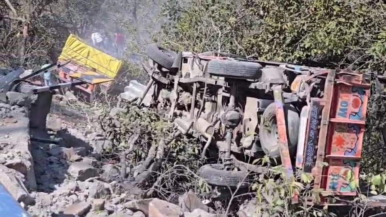 Rajsamand: Uncontrolled Trailer Causes Collision, Three Vehicles Overturned, Driver Dies on Spot, Two Injured