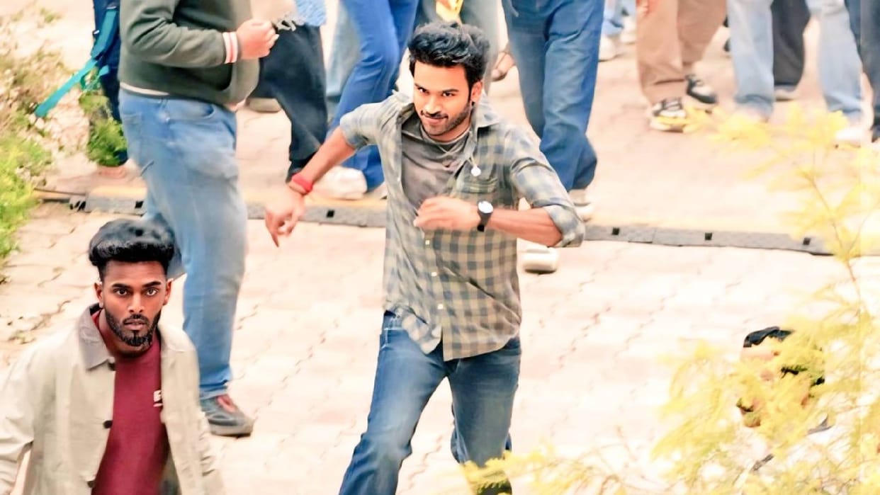 Dhanush look online leaked from film tere ishk mein actor shooting in SRCC Campus In Delhi video goes viral