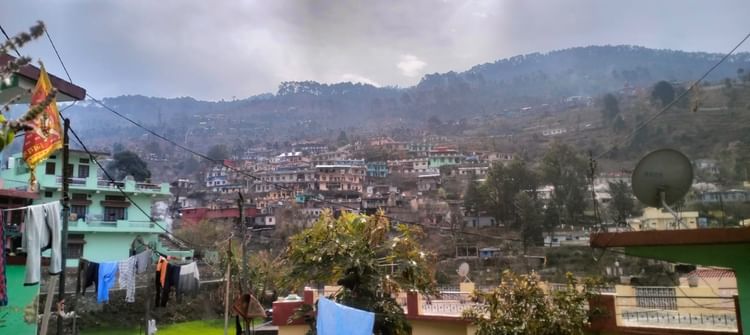 Uttarakhand Weather: उत्तराखंड में चटख धूप से कम हुआ ठंड का अहसास, अब सप्ताह भर ऐसा रहेगा मौसम