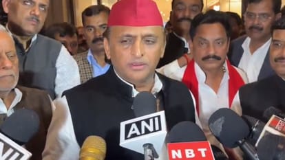 UP: CM Yogi said - Opposition is upset due to defeat, Akhilesh said, devotees were insulted in Mahakumbh