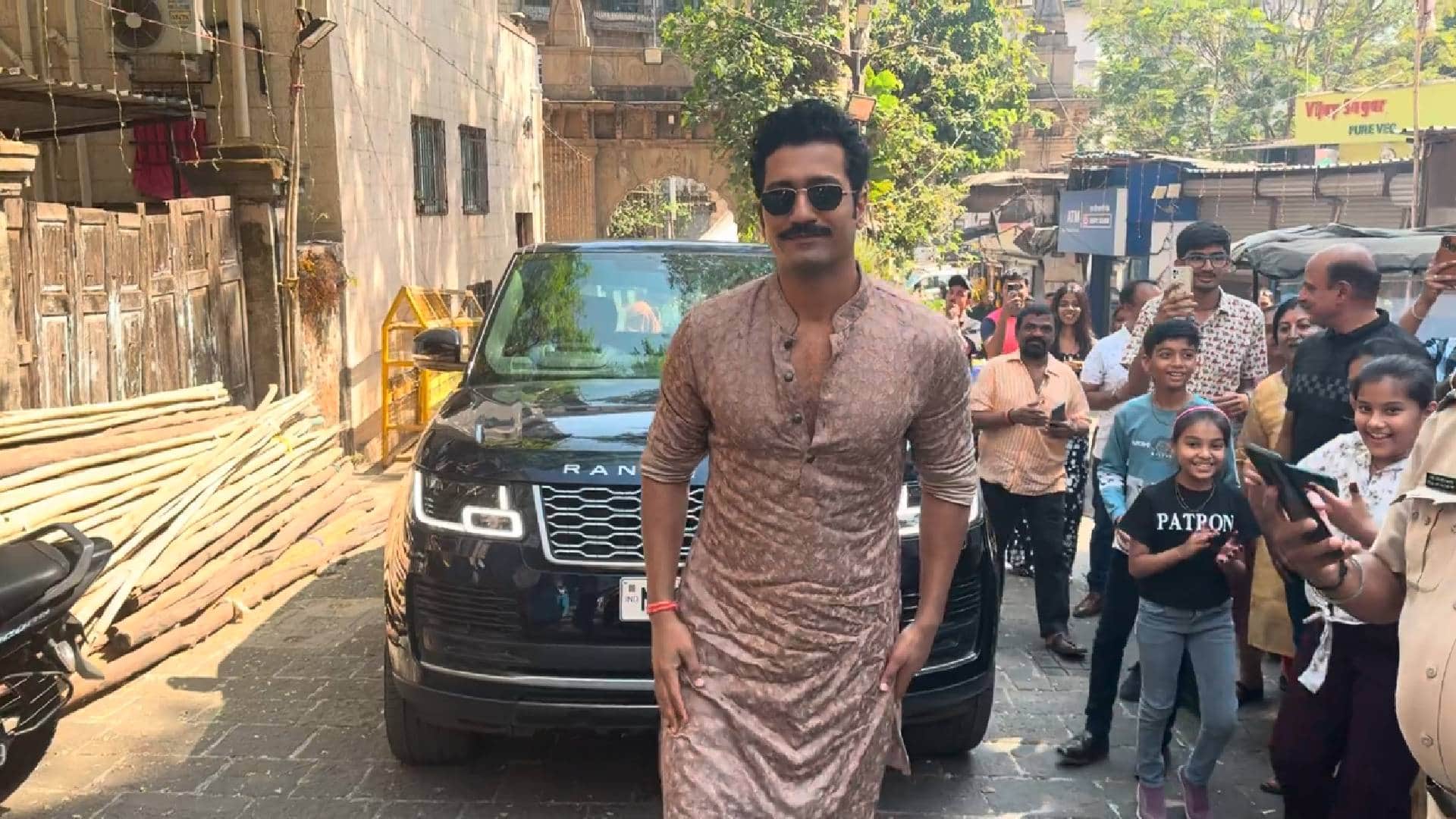 Vicky Kaushal visits Babulnath Temple In Mumbai took blessing Offers Prayers for chhaava Box Office Success