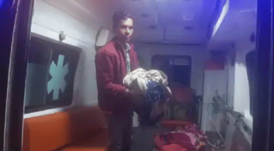 indore news Pregnant Woman Gives Birth in Ambulance