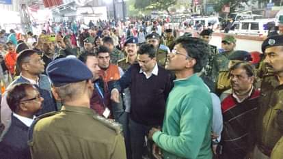 Bihar: how crowded trains to Prayagraj Kumbh Mela from Bihar DM in action after Delhi railway station stampede