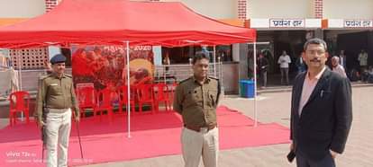 Mahakumbh: बिहार के स्टेशनों पर भी भारी हुजूम, डीएम को उतारनी पड़ी टीम; 12 फरवरी तक भीड़ छंटने का था इंतजार Bihar: how crowded trains to Prayagraj Kumbh Mela from Bihar DM in action after Delhi railway station stampede
