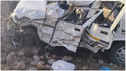 MP Road Accident News: Bolero fell into ditch in Sidhi four Mahakumbh devotees died and Four injured