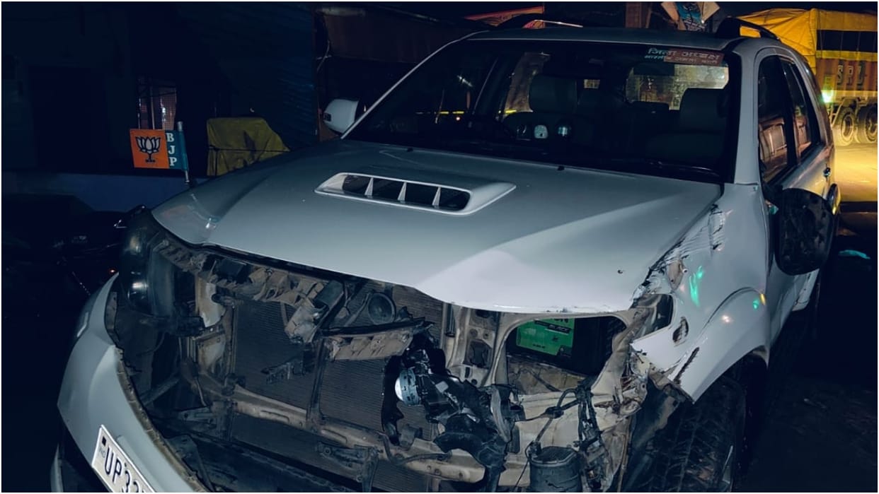 car collided with truck Sitapur BJP district president and RSS worker injured in Lakhimpur kheri