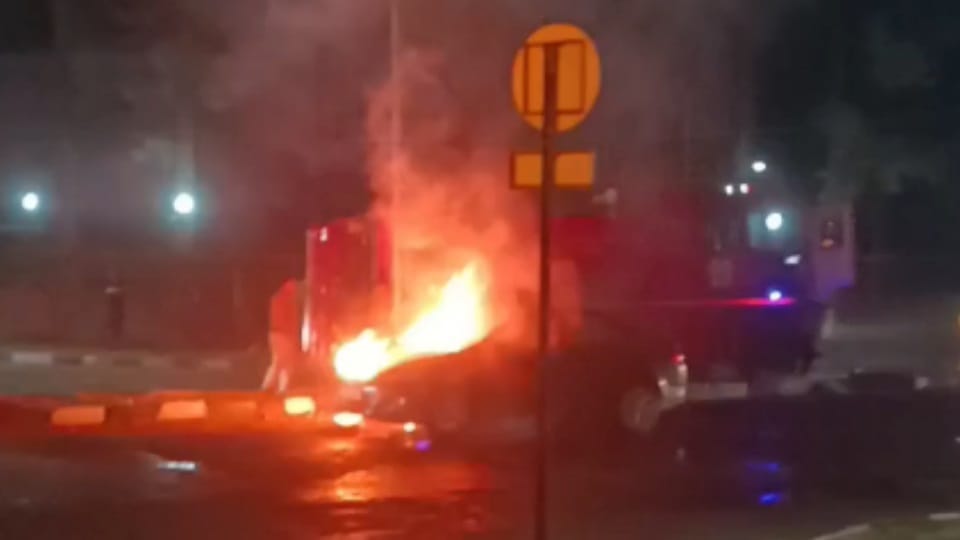 moving car caught fire on Sector-37/24 dividing road in Chandigarh
