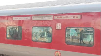 Mahakumbh News Jabalpur Katni Prayagraj Mahakumbh Sarnatha Express Diverted Passengers Create Ruckus