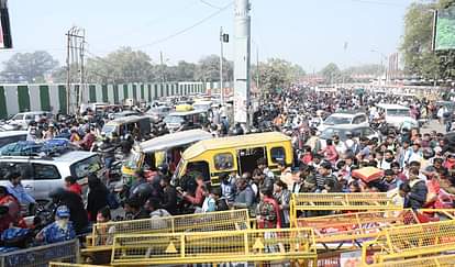 Mahakumbh 2025 Traffic Jam Heavy Jam in Prayagraj Pilgrims Struggle as Roads and Stations Overflow