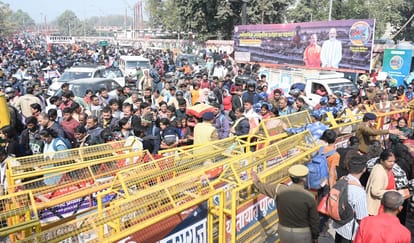 Traffic In Prayagraj: Long queue of vehicles for eight kilometers on Mirzapur and Lucknow road