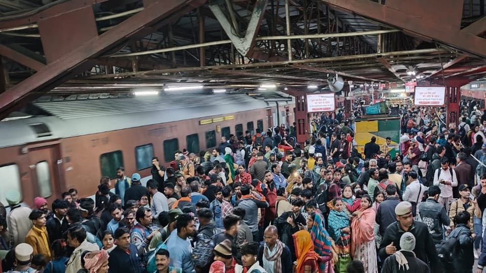 Delhi Railway Station Stampede Most deaths occurred due to suffocation Most of them had broken bones
