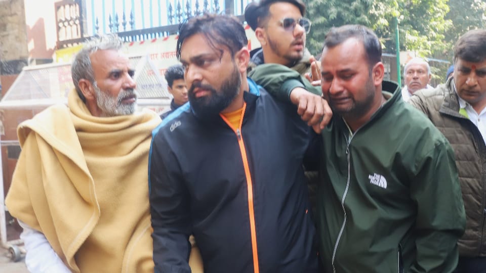 Delhi Railway Station Stampede Gupteshwar says I reached home safely my wife got separated