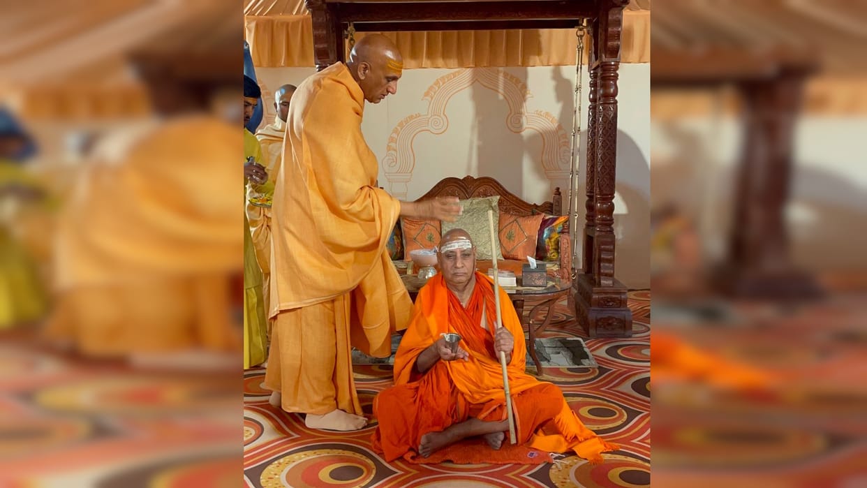 Once upon a time life was given with consecrated water, now it became Mahamandaleshwar of Juna Akhara.